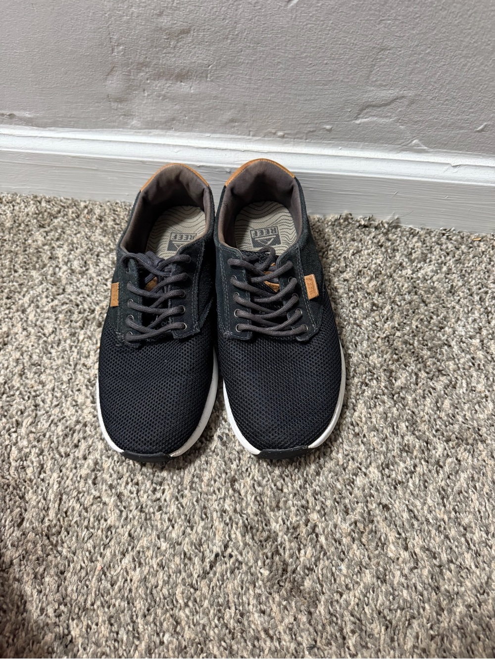 Reef Men's Black Mesh Sneakers with Tan Accents